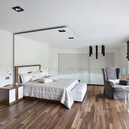 Mando Luxury