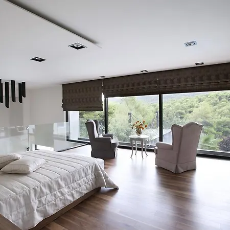 Mando Luxury