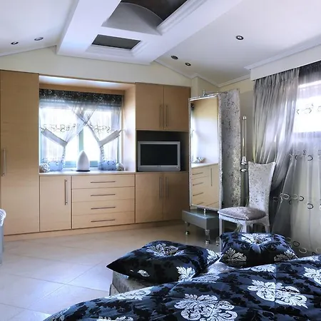 Mando Luxury Koropi