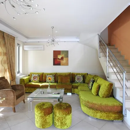 Mando Luxury Koropi