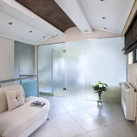 Mando Luxury Koropi